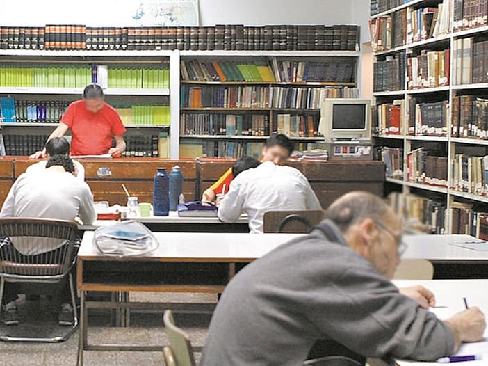 Prisoner university classes inside Devoto Prison, Argentina